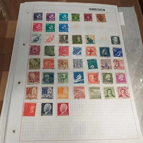 293 - Sweden collection on approx 35+ album pages, from early to early 2000's, earlier issues show good po... 