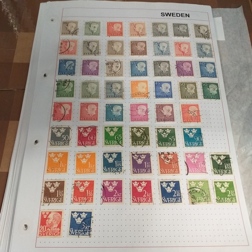293 - Sweden collection on approx 35+ album pages, from early to early 2000's, earlier issues show good po... 