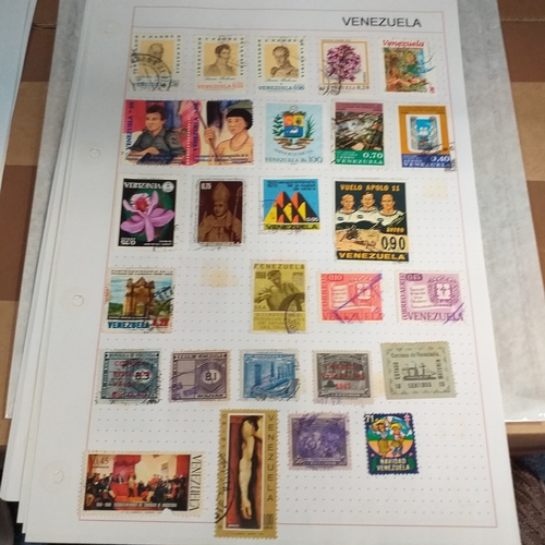 305 - Venezuela, small collection on 13 album sheets, from early issues (good selection of overprints) bul... 
