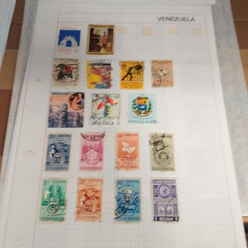 305 - Venezuela, small collection on 13 album sheets, from early issues (good selection of overprints) bul... 