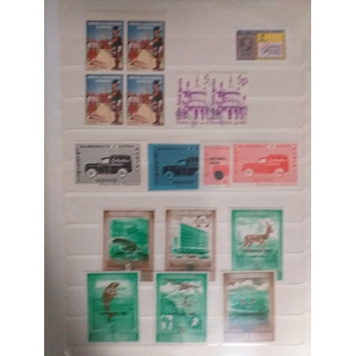 149 - Collection in 2 large stock books from around the World of Cinderella's, principally GB and Europe (... 