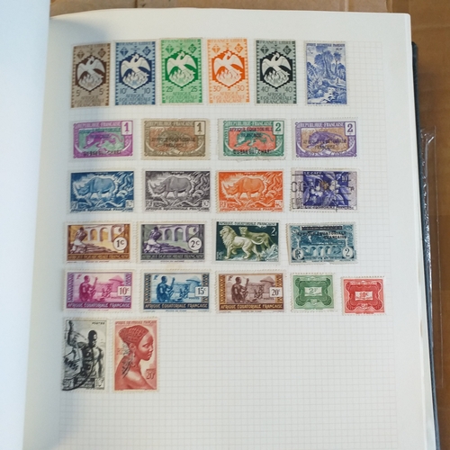 135 - African countries on approx 100 pages in a Devon Album.