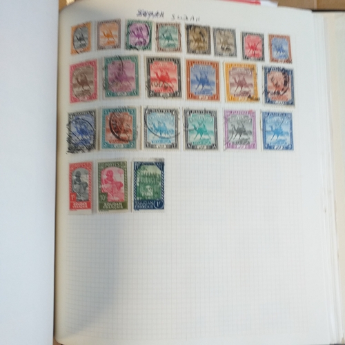 135 - African countries on approx 100 pages in a Devon Album.