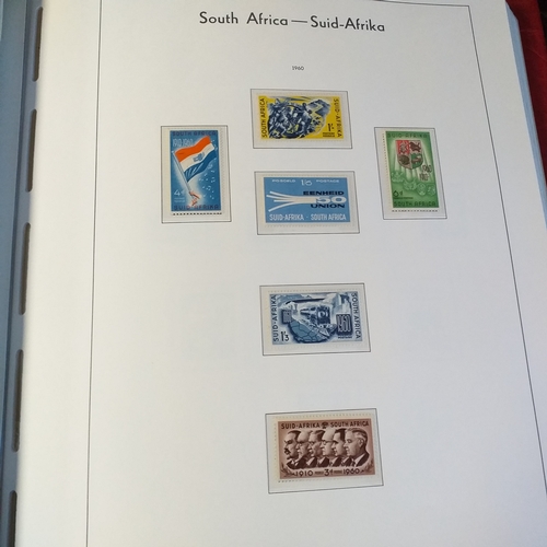 289 - South Africa - Good collection in red Lighthouse luxury hingeless pages album from 1910 to modern - ... 