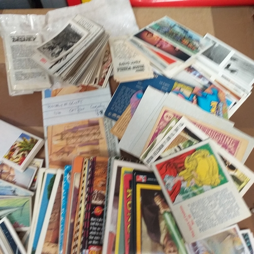 66 - Box of Trade odds, approximately 300 cards all in VG/Exc condition Cat Val 200