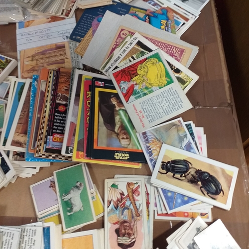 66 - Box of Trade odds, approximately 300 cards all in VG/Exc condition Cat Val 200