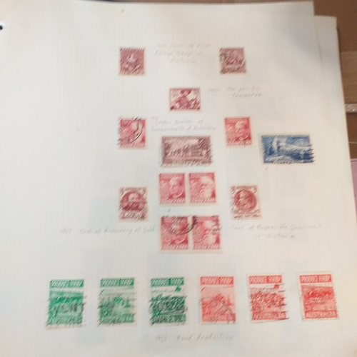 163 - Australia collection - 1911-1979 mint & used,on album pages,(including a small selection of states w... 