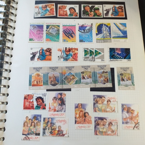 163 - Australia collection - 1911-1979 mint & used,on album pages,(including a small selection of states w... 