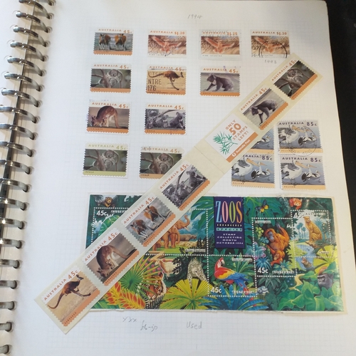 163 - Australia collection - 1911-1979 mint & used,on album pages,(including a small selection of states w... 