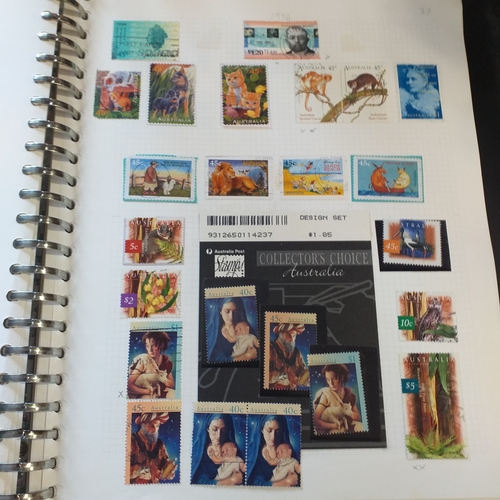 163 - Australia collection - 1911-1979 mint & used,on album pages,(including a small selection of states w... 