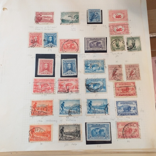 163 - Australia collection - 1911-1979 mint & used,on album pages,(including a small selection of states w... 