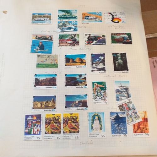 163 - Australia collection - 1911-1979 mint & used,on album pages,(including a small selection of states w... 