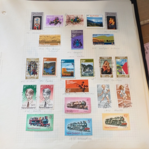 261 - New Zealand mint & used collection - 1882-1971 on album pages, 1972-2005 in a WH Smith Collecta Seri... 