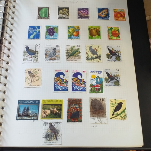 261 - New Zealand mint & used collection - 1882-1971 on album pages, 1972-2005 in a WH Smith Collecta Seri... 