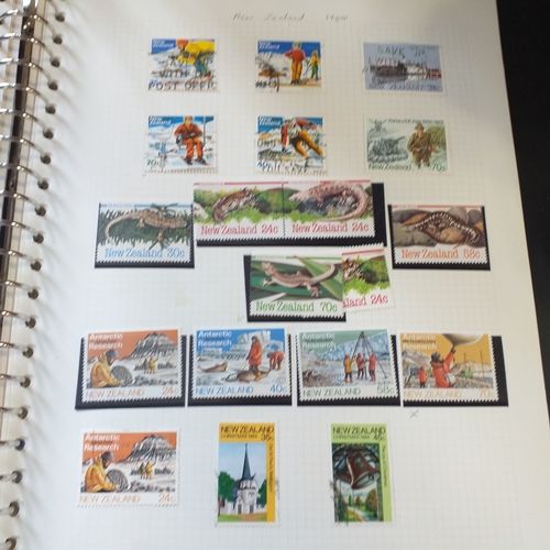 261 - New Zealand mint & used collection - 1882-1971 on album pages, 1972-2005 in a WH Smith Collecta Seri... 