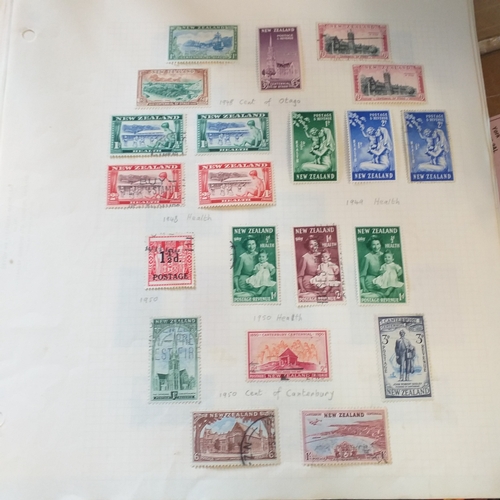 261 - New Zealand mint & used collection - 1882-1971 on album pages, 1972-2005 in a WH Smith Collecta Seri... 