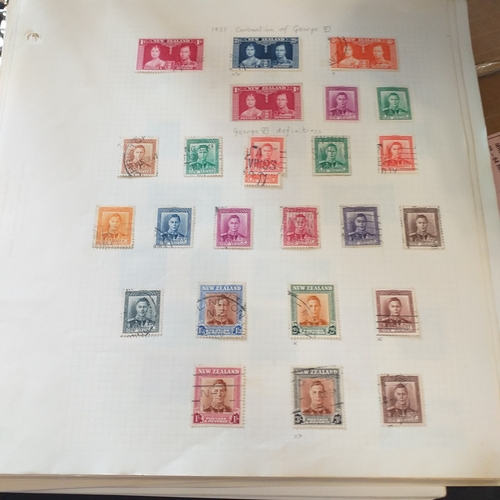 261 - New Zealand mint & used collection - 1882-1971 on album pages, 1972-2005 in a WH Smith Collecta Seri... 