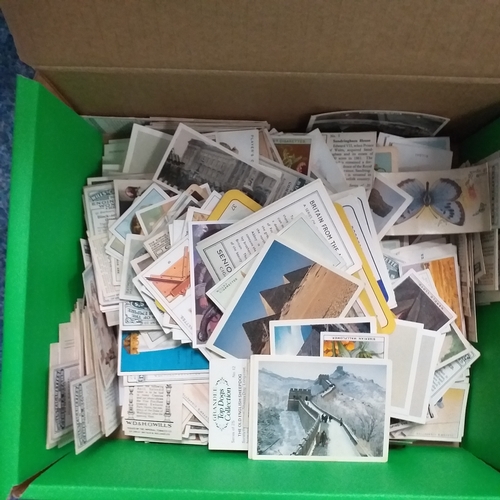 77 - Cigarette Cards - Box of 700+ odds.  Very good condition, ideal for starter or for making up sets.