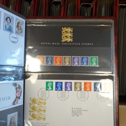 108 - GB FDC and presentation pack collection 1971 to 1990 in 13 Kestrel cover albums, includes Machin iss... 