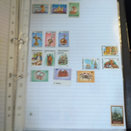 251 - Maldive Islands collection in a 2 ring binder - The bulk of the collection is from 1909 to 1967, thi... 