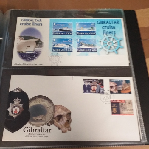 95 - Large Quality album and slipcase conatining a collection of 92 First Day Covers from Kiribati, some ... 