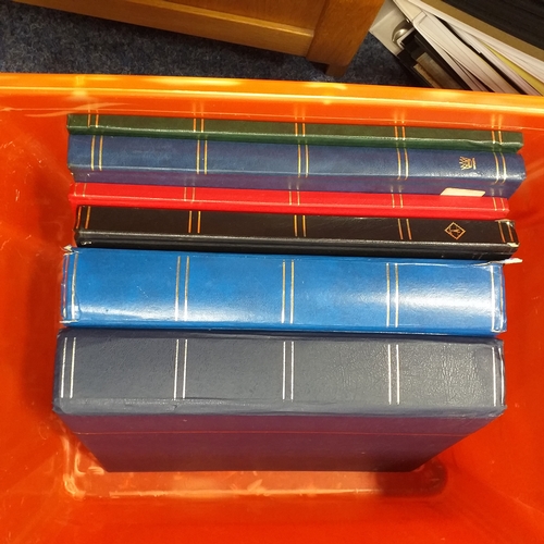 112 - 6 x stock books in good to excellent condition - 2 x 8 page/16 sides, 2x 16 page/32 sides, 1 x 15 pa... 