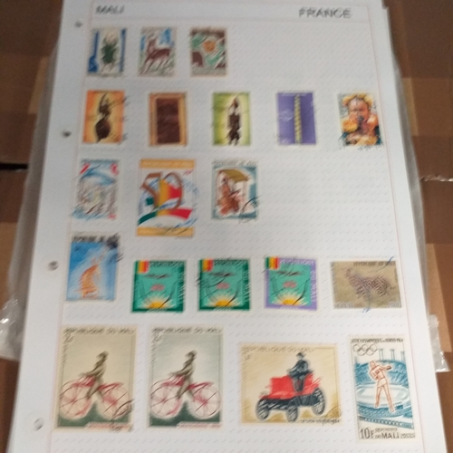 203 - French colonies, substantial collection on album sheets, many 100's mint and used from early to rece... 
