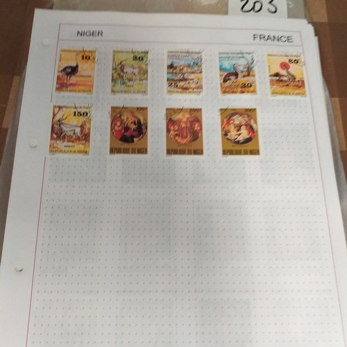 203 - French colonies, substantial collection on album sheets, many 100's mint and used from early to rece... 
