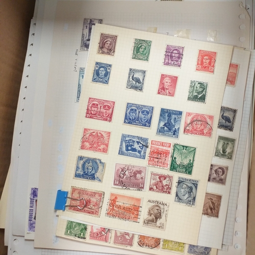 10 - Box: Album Sheets, all World, approximately 300 sheets, with no specific order. Good potential with ... 
