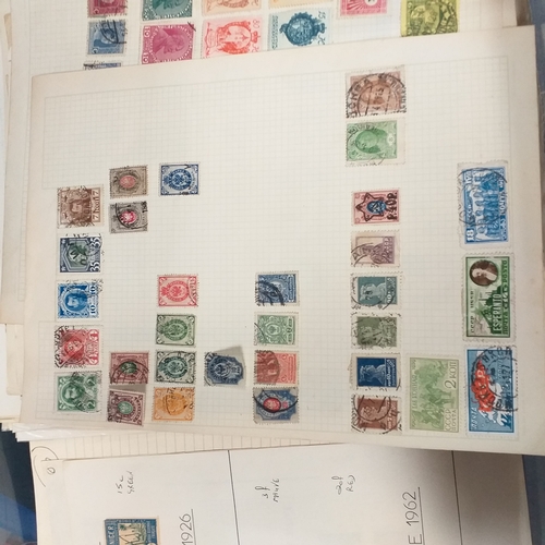 30 - Box of album leaves - 100's mostly Commonwealth, some foreign - viewing required