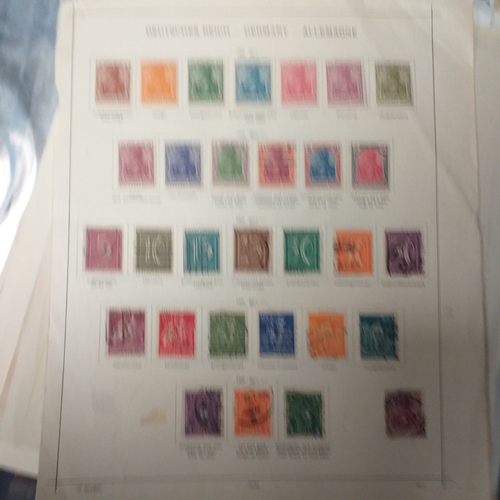 30 - Box of album leaves - 100's mostly Commonwealth, some foreign - viewing required