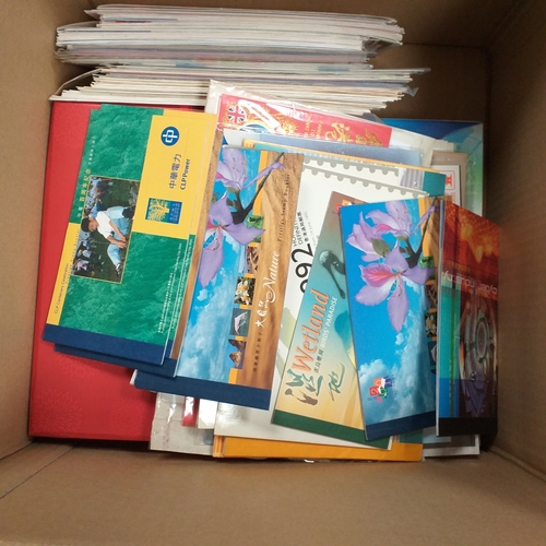 5 - Box: Hong Kong/China, a box contains a wide range of Hong Kong, HK SAR and China issues mostly MNH w... 