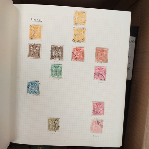 8 - Box: New Zealand, 7 albums and stock books with mainly used collections, including a good range of i... 