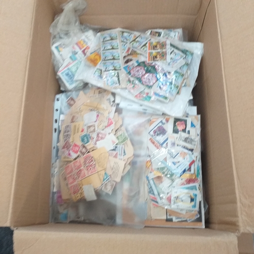 26 - Box of kilo-ware on and off paper, in glassine bags, some loose etc.