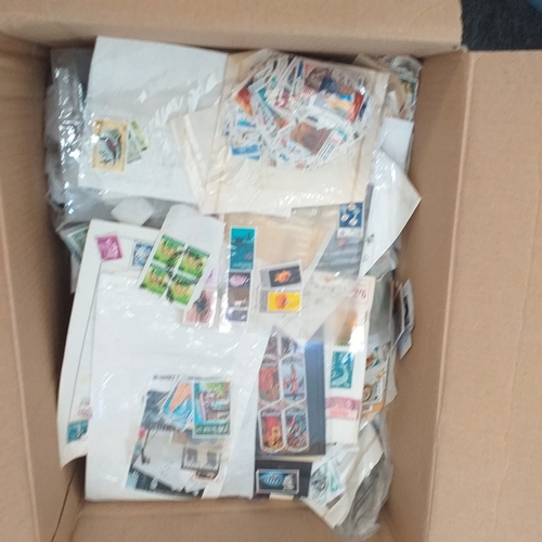 26 - Box of kilo-ware on and off paper, in glassine bags, some loose etc.