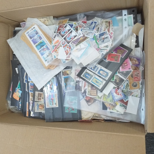 26 - Box of kilo-ware on and off paper, in glassine bags, some loose etc.