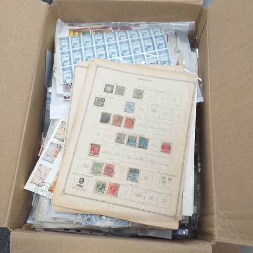 26 - Box of kilo-ware on and off paper, in glassine bags, some loose etc.
