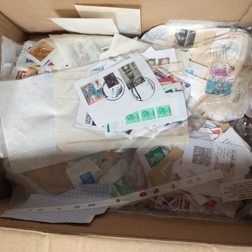 26 - Box of kilo-ware on and off paper, in glassine bags, some loose etc.