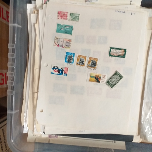 29 - Box of album leaves - 100's mostly Commonwealth, some foreign - viewing required