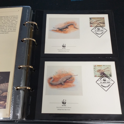 2 - Naked wines box containing 7 albums incl GB Silk Cover collection (2 albums), Disney, 1986 Royal Wed... 