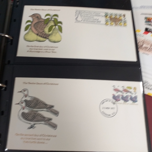 2 - Naked wines box containing 7 albums incl GB Silk Cover collection (2 albums), Disney, 1986 Royal Wed... 