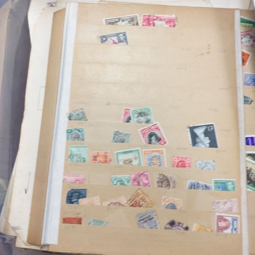 31 - Box of album leaves - 100's mostly Commonwealth, some foreign - viewing required