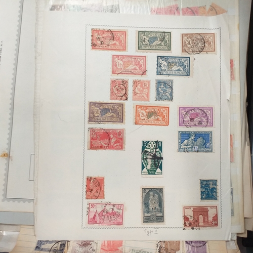 31 - Box of album leaves - 100's mostly Commonwealth, some foreign - viewing required