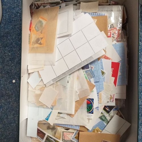 6 - Box: Better all world kiloware, but mostly British Commonwealth. Majority off paper and includes man... 