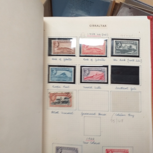 7 - Box: Gibraltar contains presentation packs, year packs, sheetlets & covers. There are 3 collections,... 