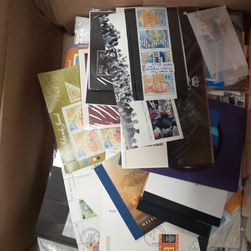 11 - Glory Box, All world, includes stamps, miniature sheets and sheetlets, presentation packs and a few ... 