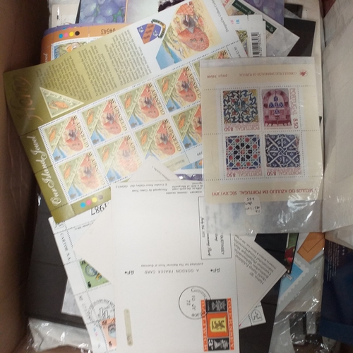 11 - Glory Box, All world, includes stamps, miniature sheets and sheetlets, presentation packs and a few ... 