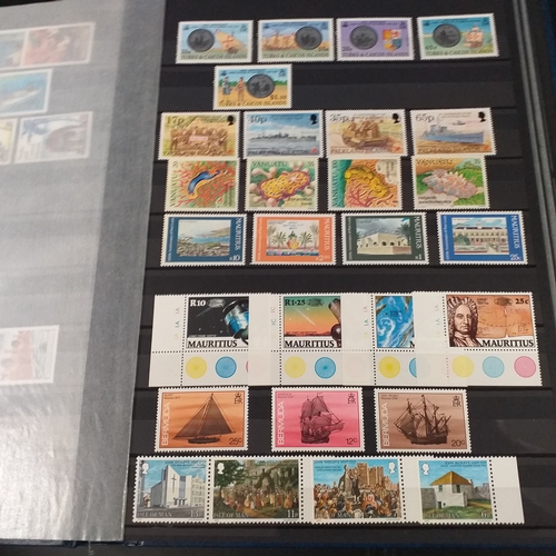 12 - Box: 6 Stock books and albums, contain collections from Jamaica, Malaysia, Football thematics and 2 ... 