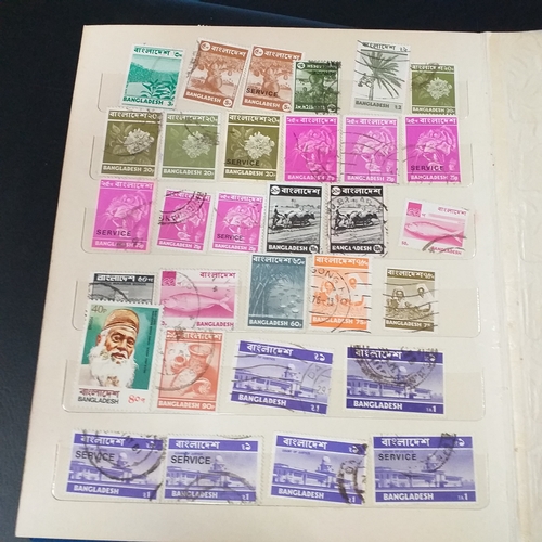 12 - Box: 6 Stock books and albums, contain collections from Jamaica, Malaysia, Football thematics and 2 ... 