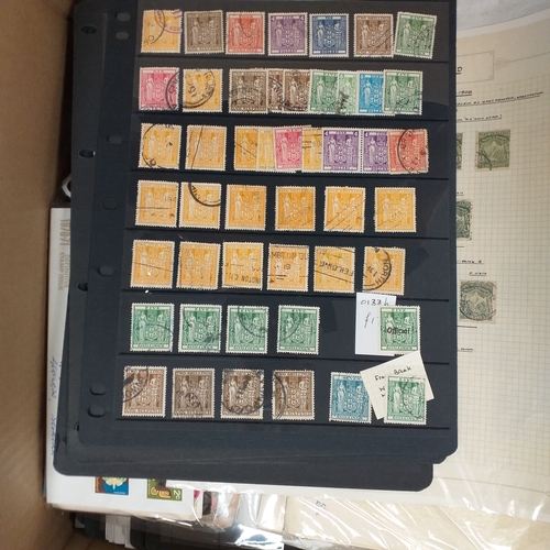 13 - Box: New Zealand, heavy box contains a potpourri of New Zealand material including several collectio... 